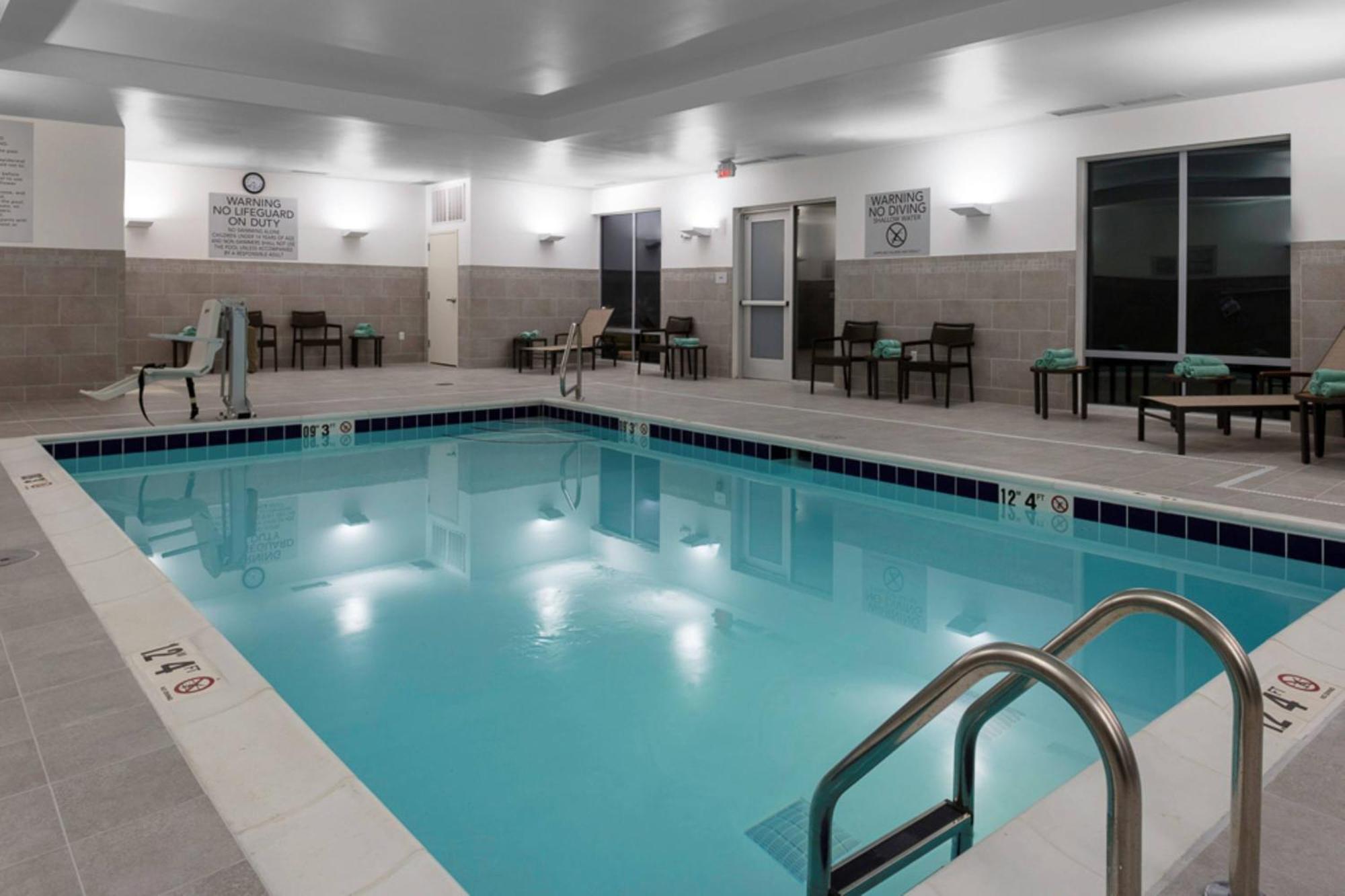 Courtyard By Marriott Indianapolis West-Speedway Hotel Exterior foto
