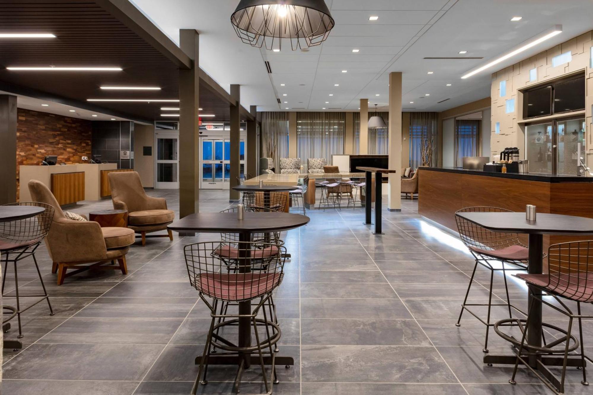 Courtyard By Marriott Indianapolis West-Speedway Hotel Exterior foto
