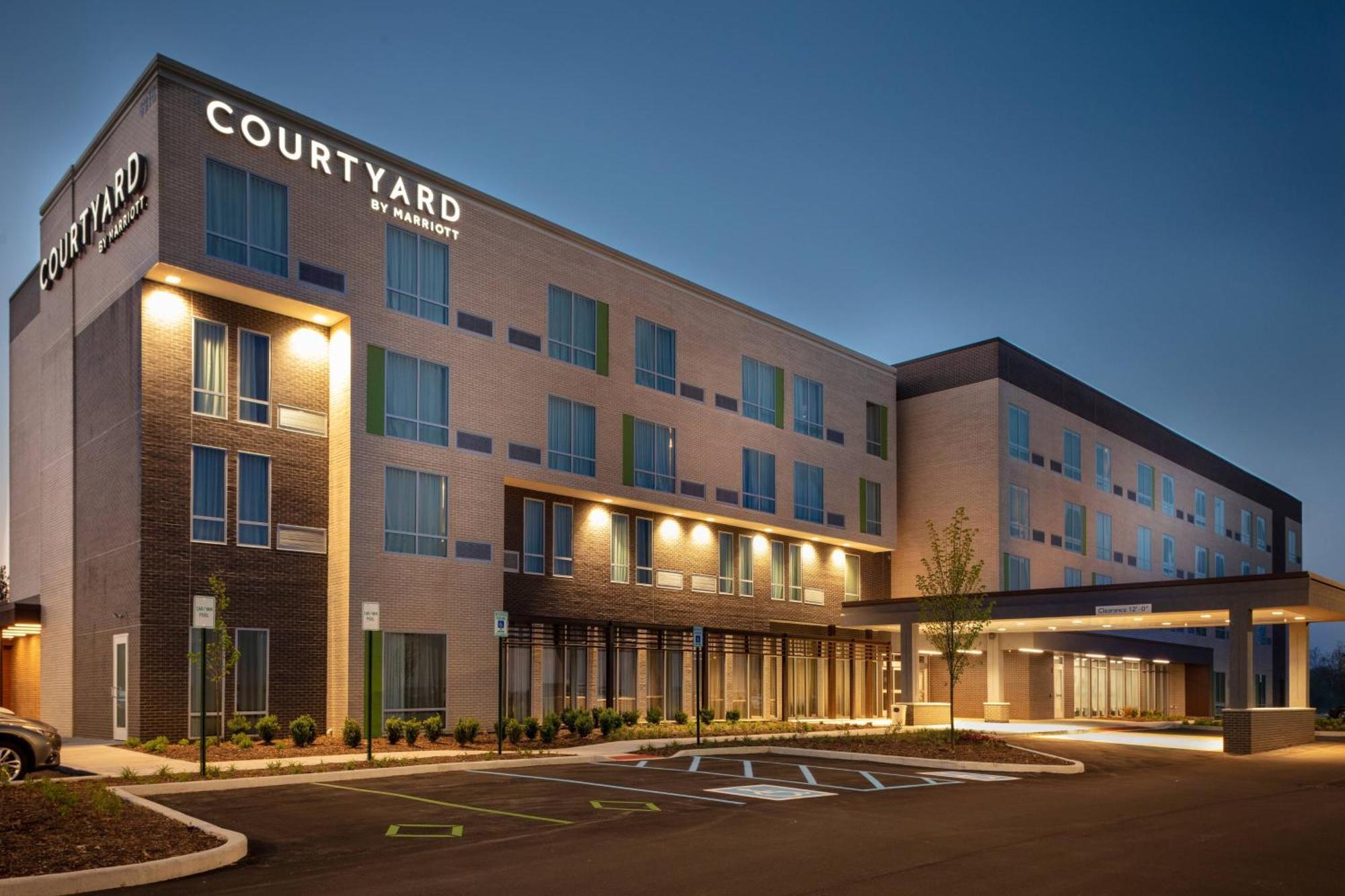 Courtyard By Marriott Indianapolis West-Speedway Hotel Exterior foto